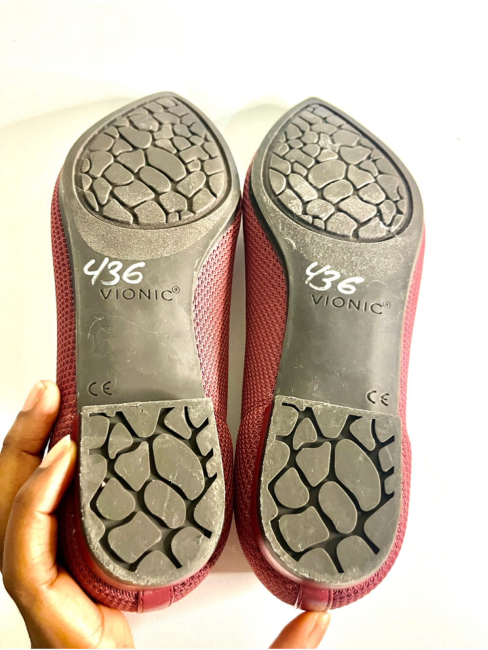 Vionic Dahlia Pointed-Toe Knit Ballet Flat in a plum/shiraz pink knit size 8.5 - Picture 7 of 8